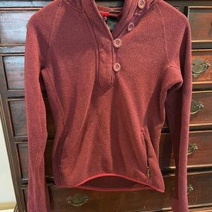 The North Face sweater hoodie